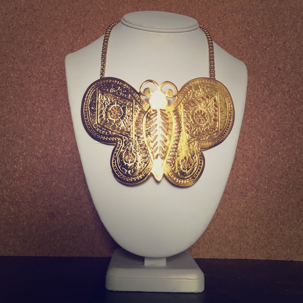Kenneth Jay Lane necklace, as seen on SATC!